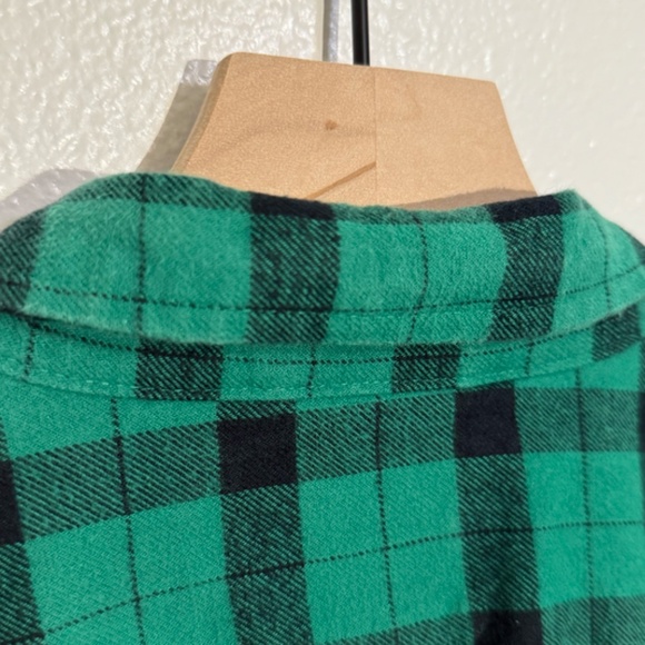 Filson - Women's Alaskan Guide Shirt Green Plaid Button Front Shirt - Medium - Picture 9 of 10